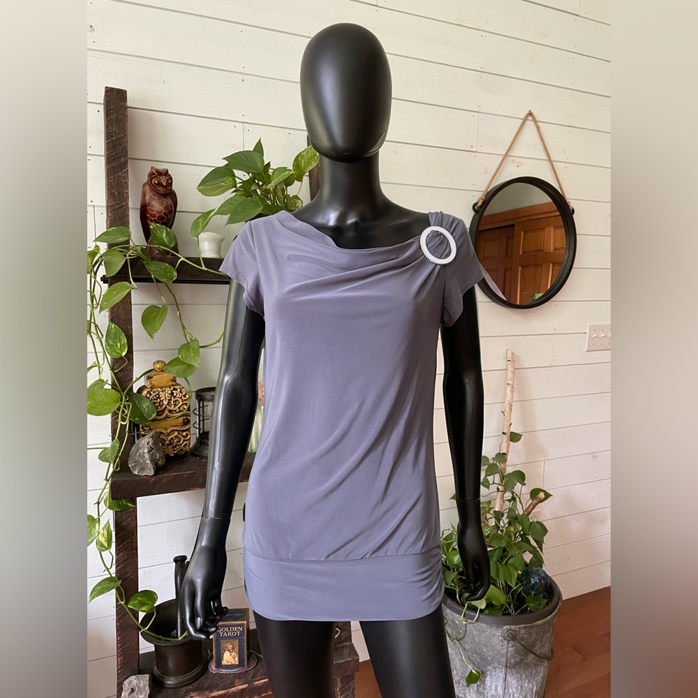 Dynamite: Soft Gray Blouse